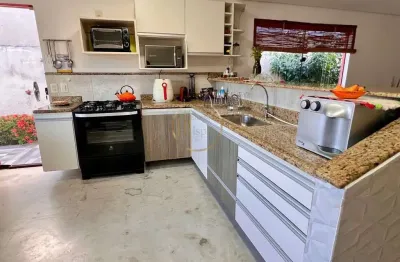 Casa 3 dormitórios à venda no village ii, porto seguro – 150m²