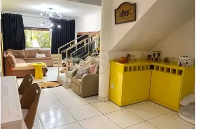 Casa com 3 quartos para alugar na Avenida Village, Village III, Porto Seguro