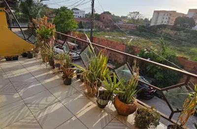 Oportunidade no 40 horas – casa duplex com 3 quartos e quintal à vista