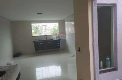 Casa com 3 quartos para alugar no Jardim Guapituba, Mauá 