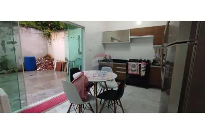 Casa com 2 quartos à venda no Jardim Primavera, Mauá 