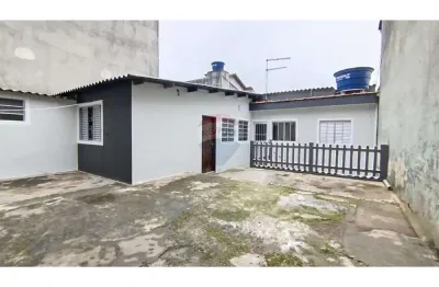 Casa com 2 quartos para alugar no Jardim São Judas, Mauá 