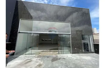 Oportunidade única: 400m² de estrutura moderna no coração de mauá!