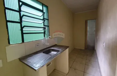 Casa com 2 quartos para alugar no Jardim Itapeva, Mauá 