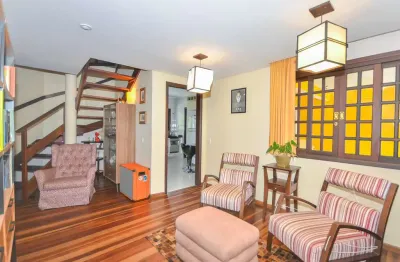 Casa com 4 quartos à venda na rua estefano joucoski, 201, vista alegre, curitiba, 271 m2 por r$ 1.390.000