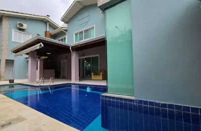 Excelente casa de condomínio fechado, para seu conforto e muito lazer.