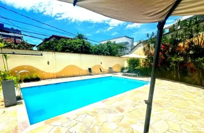 Oportunidade! casa em condomínio fechado a poucos metros da praia.