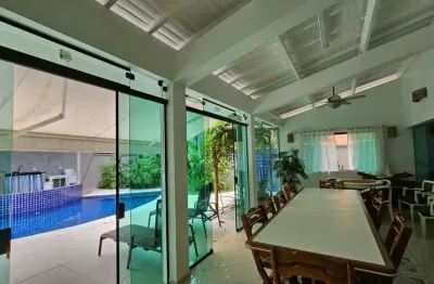 Casa de alto padrão  á venda em  riviera de são lourenço. aceita permuta de menor valor.