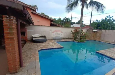 Casa térrea com piscina, sauna e area gourmet, a venda no indaiá em bertioga-sp