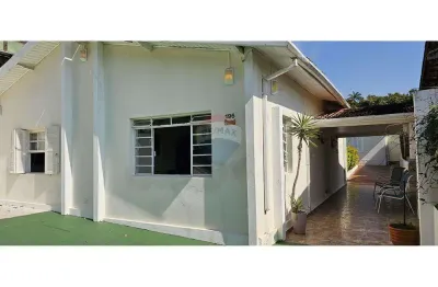 Casa aconchegante para alugar na praia de sta tereza em ilhabela