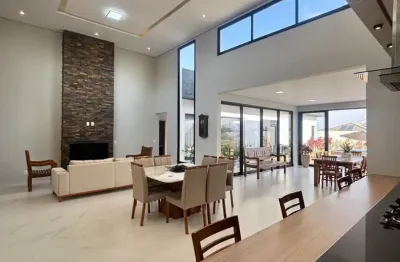 Maravilhosa casa térrea de alto padrão no condomínio terras caxambu com 340m²