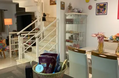 Excelente sobrado no condomínio giono di sole 2 com 4 dormitórios sendo 1 suíte