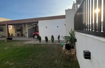 Linda casa a venda em tijucas,  aceitamos terreno e carro na negociação!