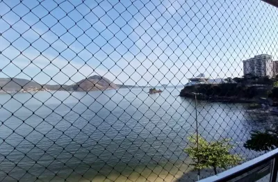 Apartamento lindo de 4 quartos com 1 suíte , frente mar!