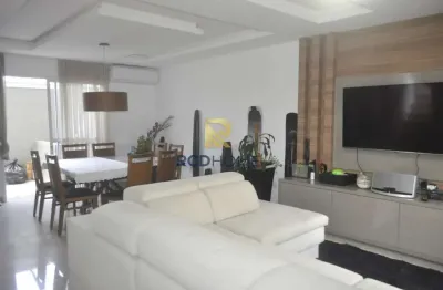 Sobrado em condomínio para venda em curitiba, uberaba, 3 dormitórios, 1 suíte, 4 banheiros, 3 vagas