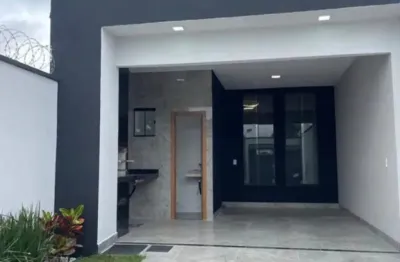 Linda casa alto padrão 3 quartos com suite, quintal, escelente localização no residentia santa fè