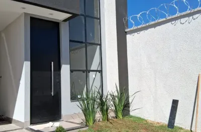 Linda casa de alto padrão. 3 quartos com suite, st. faiçalville proximo a av. rio verde