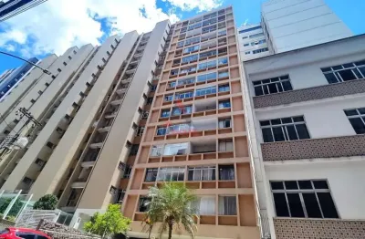 Excelente apartamento de 2 quartos ensolarado central em local plano