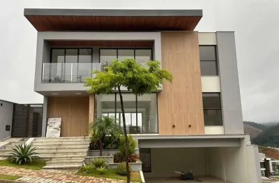 Maravilhosa casa com 4 suítes para venda no bairro estrela alta em juiz de fora, mg
