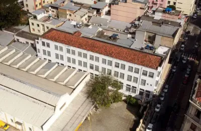 Oportunidade! prédio para locação com quase 2 mil metros no centro de juiz de fora.