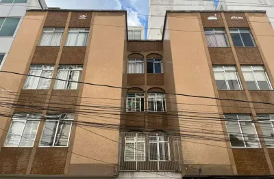 Oportunidade! amplo apartamento de 3 quartos no centro de juiz de fora!