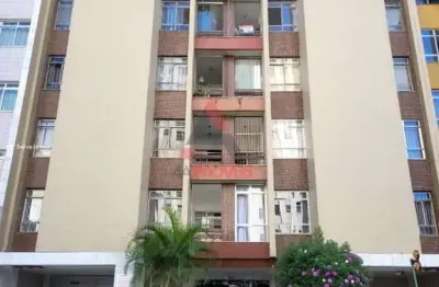 Amplo e ensolarado apartamento de 3 quartos com suíte e garagem no centro de juiz de fora!