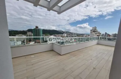 Cobertura à venda no Bairro Kobrasol em São José-SC, com 3 quartos, 1 suíte, 2 vagas