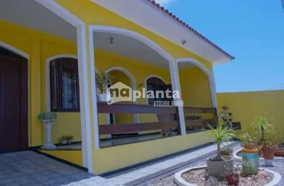 Casa à venda no Bairro Barreiros em São José-SC, com 3 quartos, 1 suíte, 2 vagas