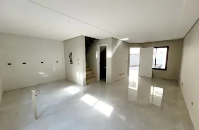 Maravilhoso sobrado de 3 quartos em condomínio no bairro santa felicidade