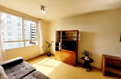 Excelente apartamento de 2 quartos no último andar (3° pavimento)
