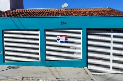 Ótima casa no centro da cidade de álvares machado próximo ao poupa tempo da cidade e do supermercado estrela