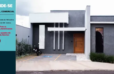 Excelente casa comercial ótimo para clínica como para studios.