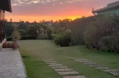 Venha conhecer essa incrível casa para locação em condomínio de alto padrão em vinhedo-sp - condomínio vista alegre - 3 quartos, 2 suítes, 2 salas, 3 banheiros, 4 vagas de garagem, 160m²!