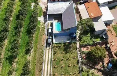Chácara à venda em Louveira-SP, bairro Abadia: 1 quarto, 1 sala, 3 banheiros e 350,00 m² de área!