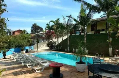 Chácara de luxo para locação em Louveira-SP, bairro Monterrey: 4 quartos, 1 suíte, 4 banheiros, 2 vagas, 250m²!