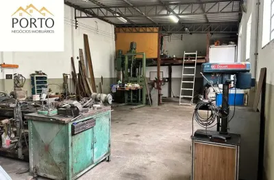 Galpão Comercial para Locação em Louveira-SP, Jardim Vera Cruz: 1 Sala, 1 Banheiro, 2 Vagas de Garagem, 177m² de Área.