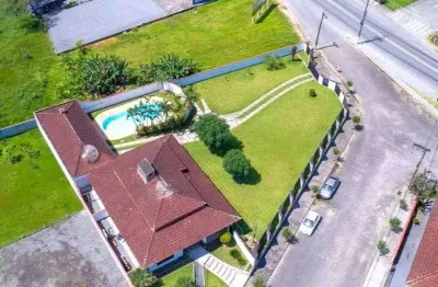 Casa | centro (schroeder) | 4 quartos (2 suítes) | 271m²