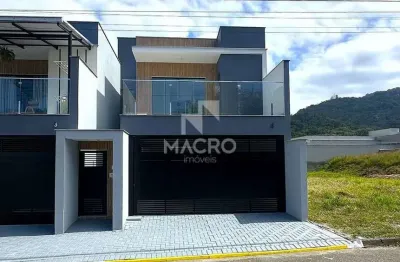 Geminado sobrado | barra do rio cerro | 3 quartos (1 suíte com closet) | 135m²