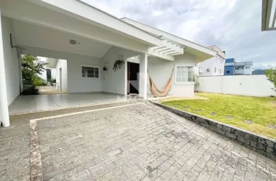 Casa com piscina | três rios do sul | 3 quartos (1 suíte) | 170m²