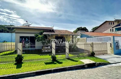 Belíssima casa á venda no bairro josé amândio - bombinhas/sc