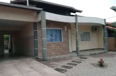 Linda casa á venda no bairro zimbros - bombinhas/sc