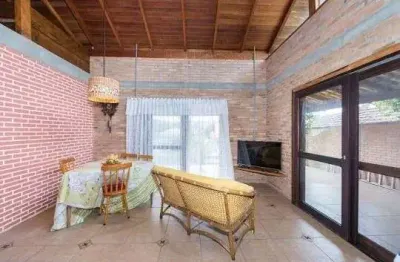Casa com jardim á venda no josé amândio - bombinhas/sc