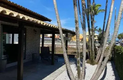 Casa á venda no bairro zimbros - 100m do mar - bombinhas/sc
