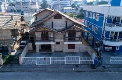 Casa com 6 quartos à venda na Rua Salema, Centro, Bombinhas