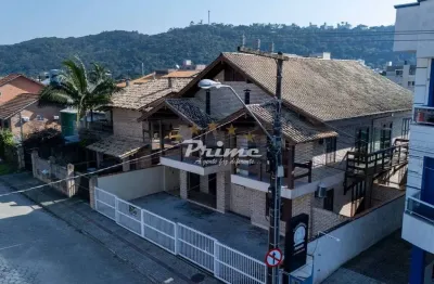 Casa com 6 quartos à venda na Rua Salema, Centro, Bombinhas