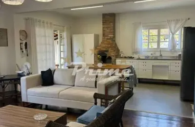 Casa á venda de 3 dormitórios no bairro bombas - bombinhas/sc