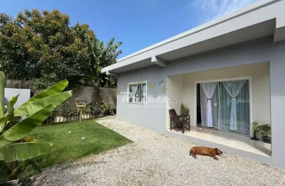 Casa mobiliada com 3 quartos á venda em bombas - bombinhas/sc