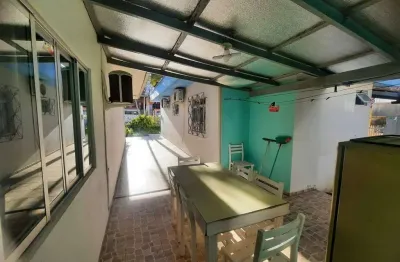 Casa a apenas 200m do mar à venda no centro - bombinhas/sc
