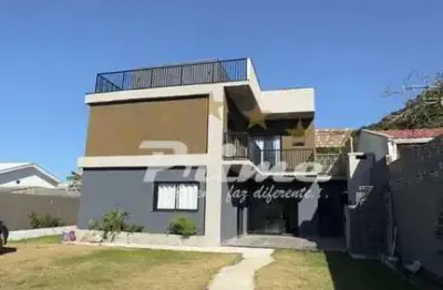 Belíssima casa à apenas 250m do mar de morrinhos - bombinhas/sc