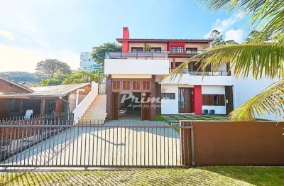 Casa com 6 Dormitórios à Venda - Frente Mar em Zimbros - Bombinhas/SC